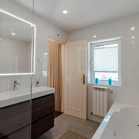 Fantastic Four-bedroom With Private Pool 4* Luz