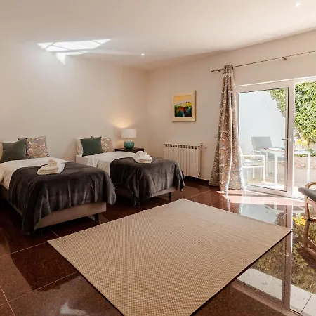 Fantastic Four-bedroom With Private Pool Szálloda